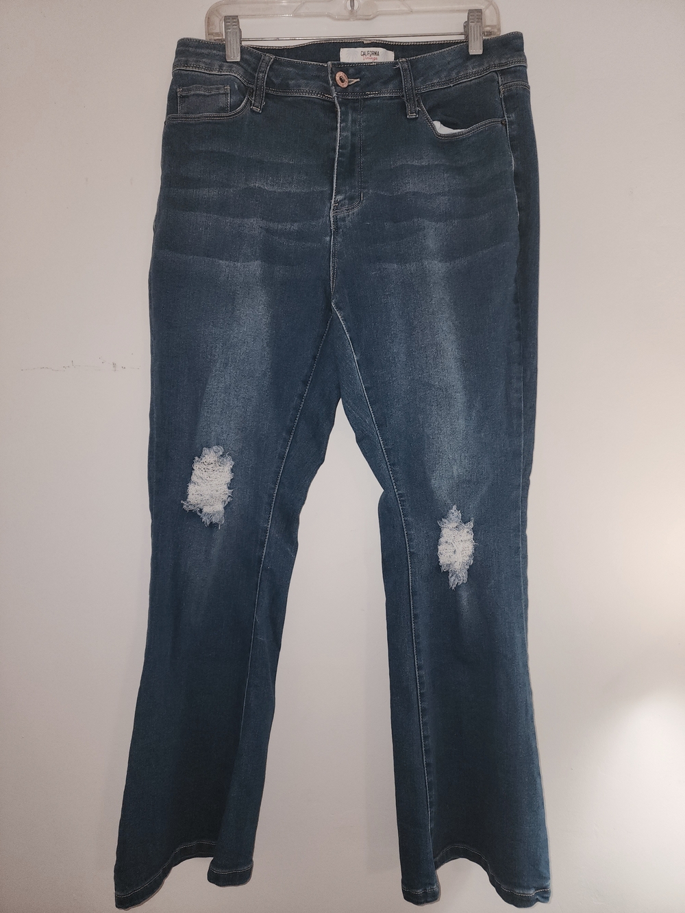 California Vintage Women’s Mid-Rise Distressed Blue Jeans Size 14
